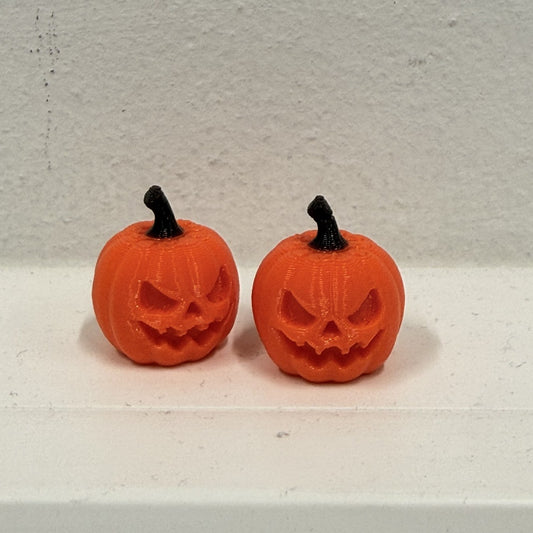 Two LuCycle pumpkin valve caps